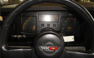 Chevrolet-Corvette-1985-8
