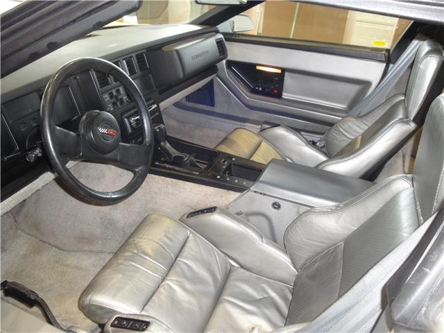 Chevrolet-Corvette-1985-9