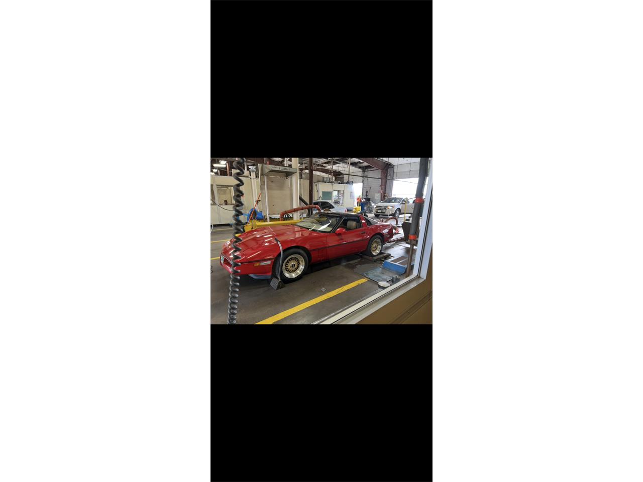 Chevrolet-Corvette-1985-Red-Tan