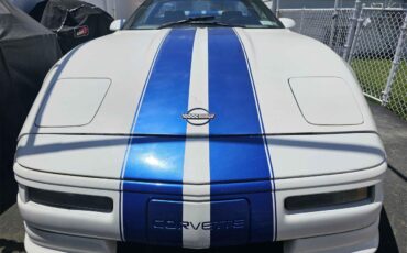 Chevrolet-Corvette-1985-White-Blk-White-2
