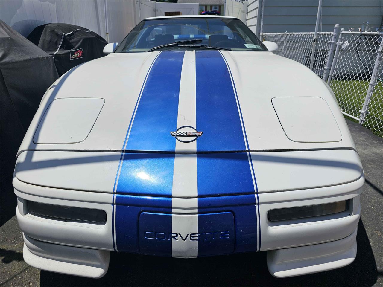 Chevrolet-Corvette-1985-White-Blk-White-2