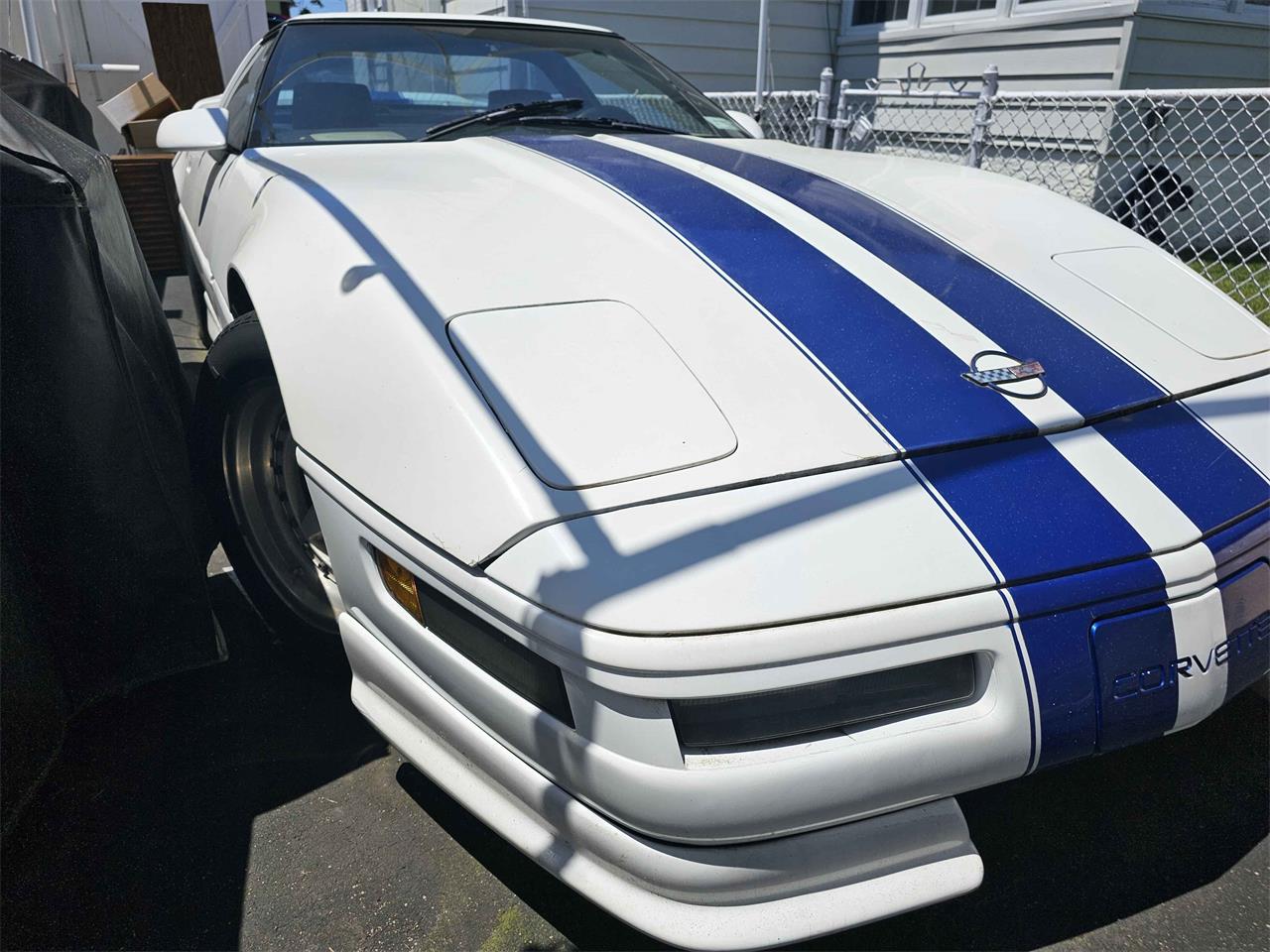 Chevrolet-Corvette-1985-White-Blk-White-3