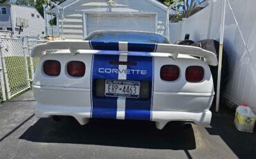Chevrolet-Corvette-1985-White-Blk-White-6