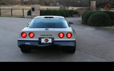 Chevrolet-Corvette-1986-1