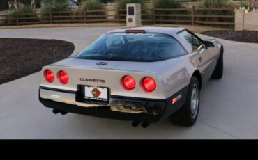 Chevrolet-Corvette-1986-13