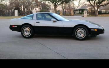 Chevrolet-Corvette-1986-17