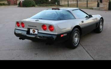 Chevrolet-Corvette-1986-2