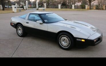 Chevrolet-Corvette-1986-3