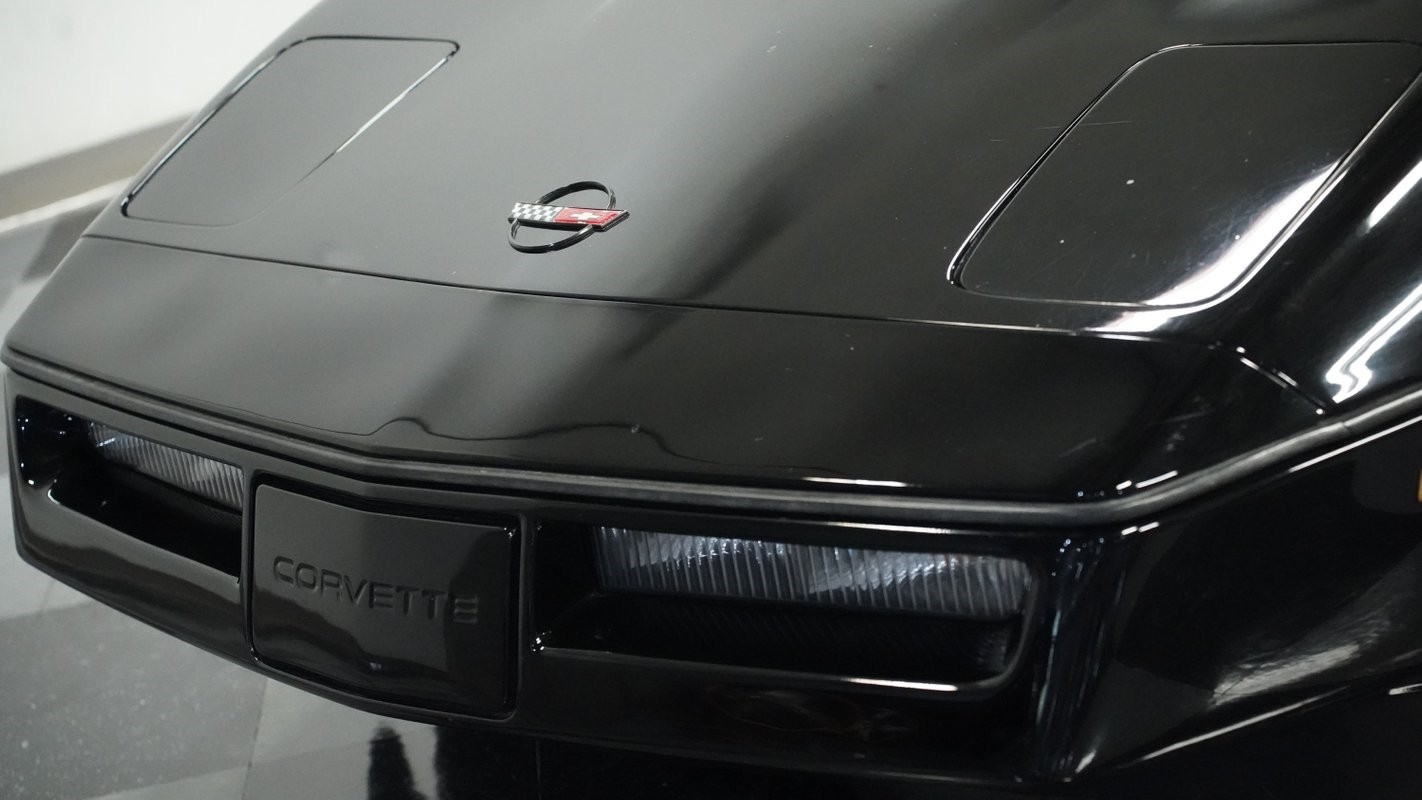 Chevrolet-Corvette-1986-Convertible-17