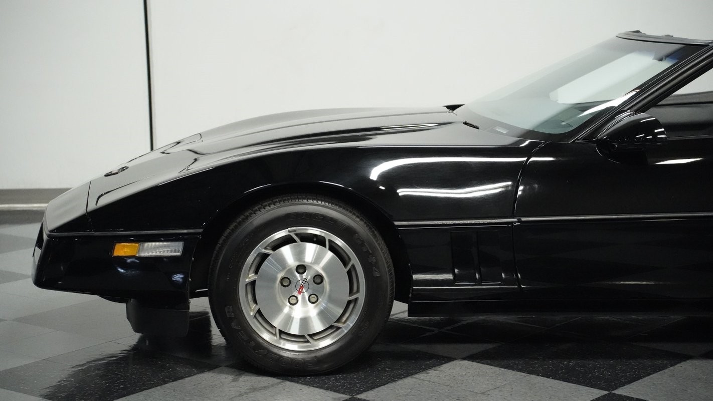 Chevrolet-Corvette-1986-Convertible-21