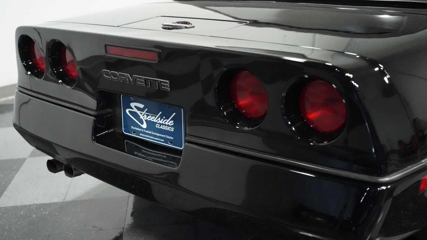 Chevrolet-Corvette-1986-Convertible-23