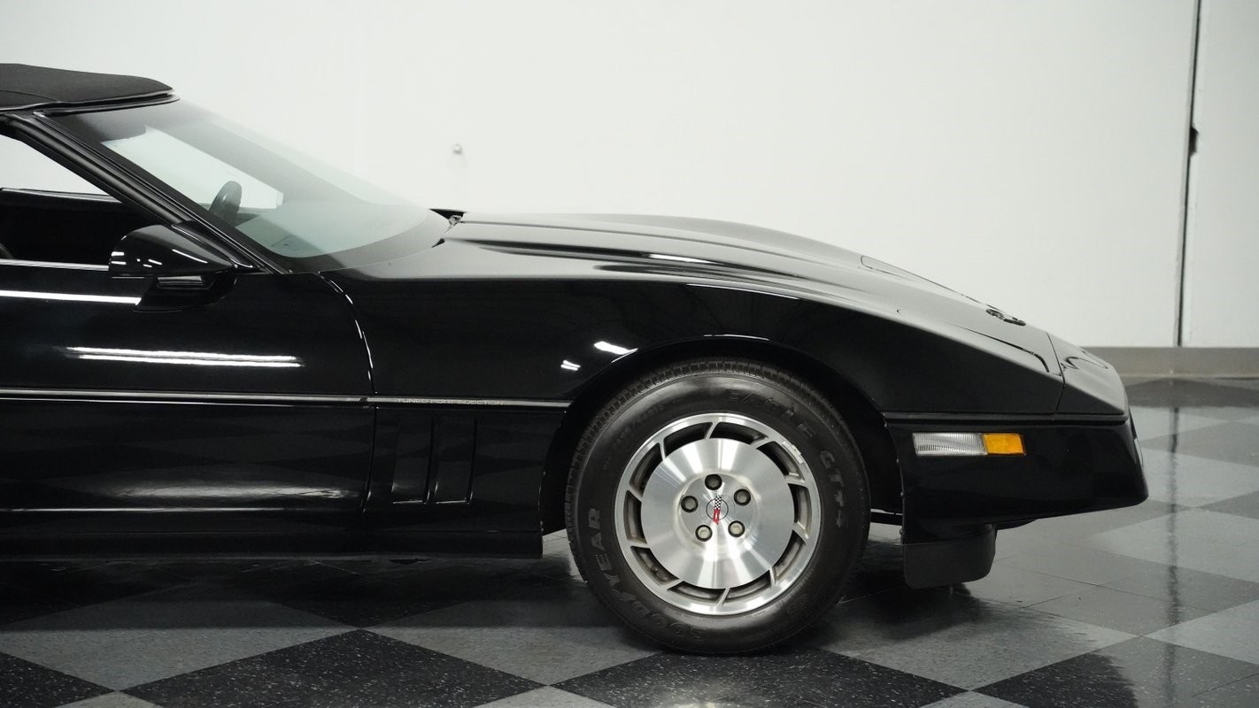 Chevrolet-Corvette-1986-Convertible-27