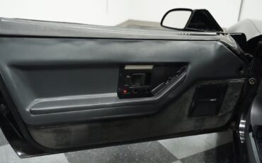 Chevrolet-Corvette-1986-Convertible-32