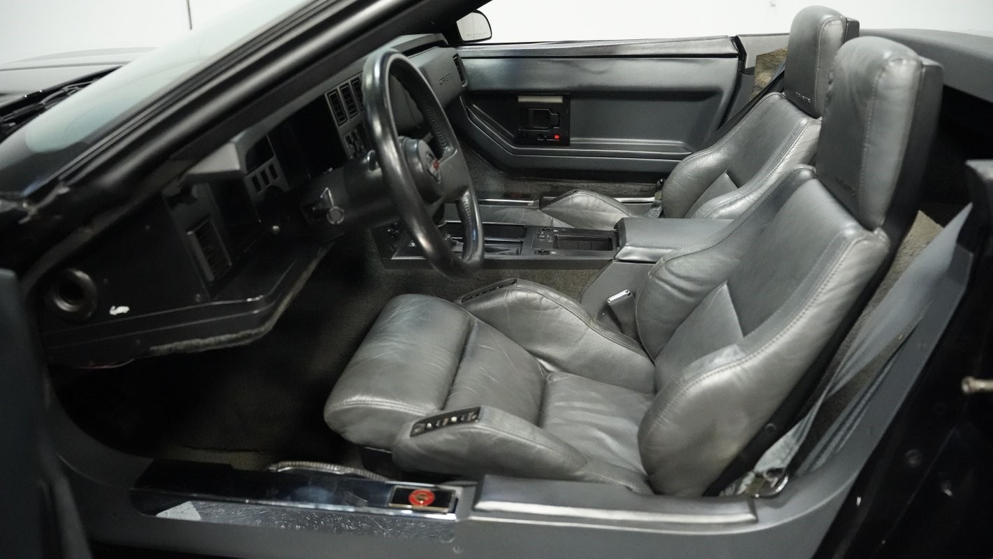 Chevrolet-Corvette-1986-Convertible-33
