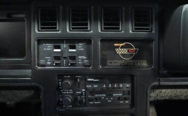Chevrolet-Corvette-1986-Convertible-37