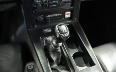 Chevrolet-Corvette-1986-Convertible-38