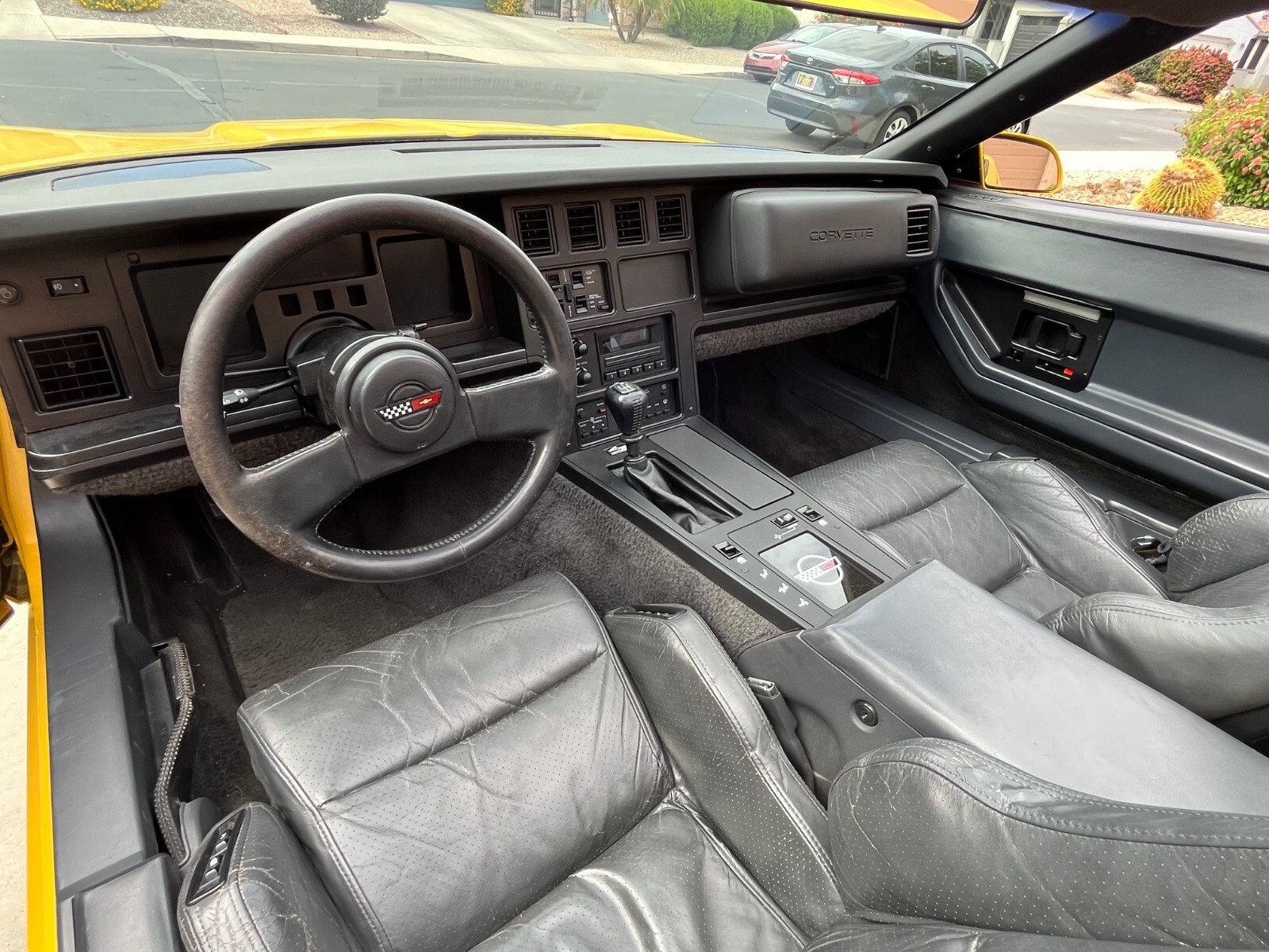 Chevrolet-Corvette-1987-Convertible-10