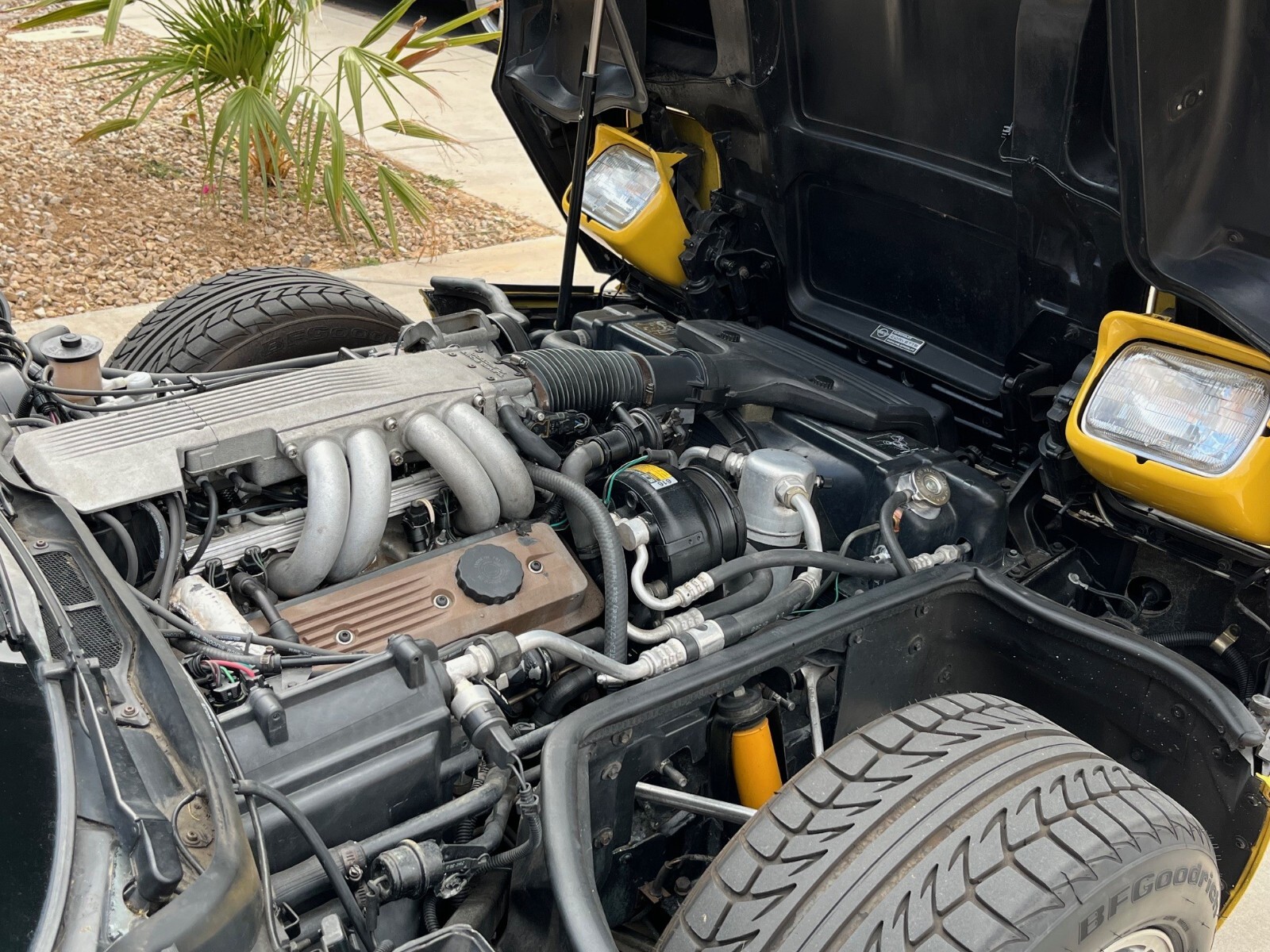 Chevrolet-Corvette-1987-Convertible-11