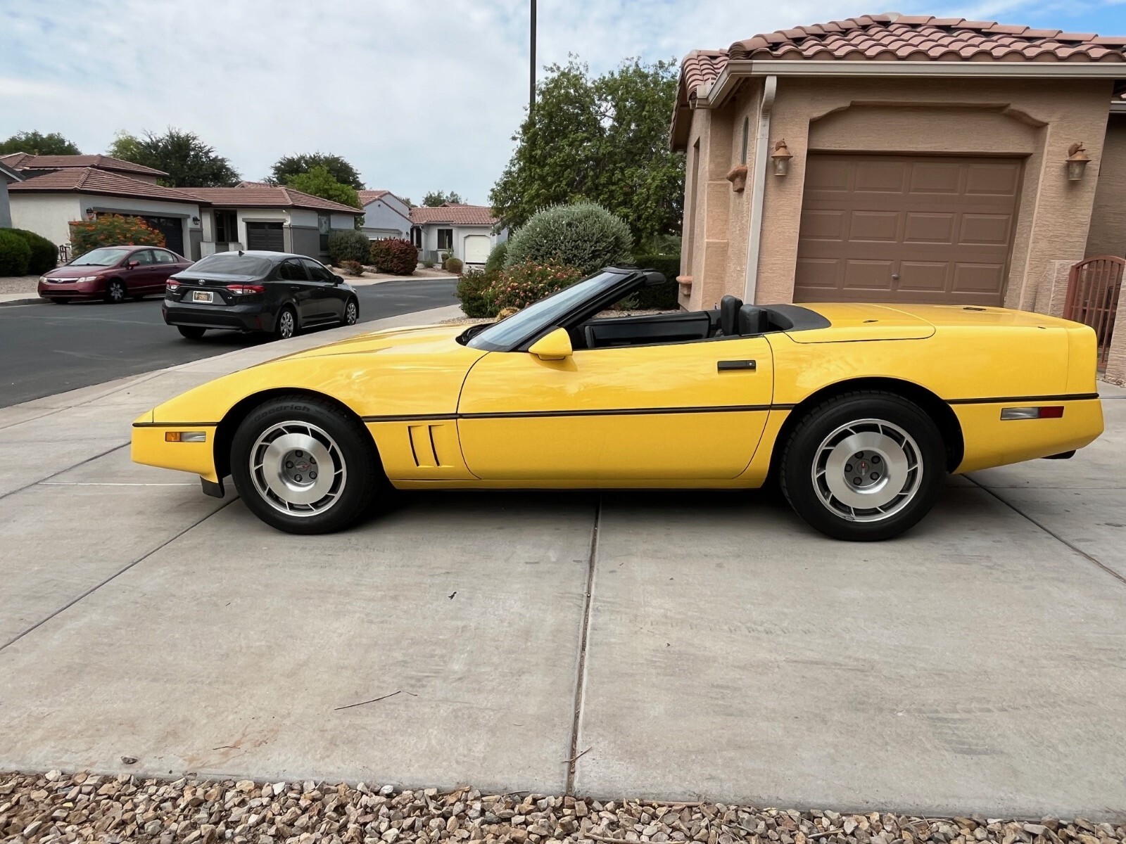 Chevrolet-Corvette-1987-Convertible-2