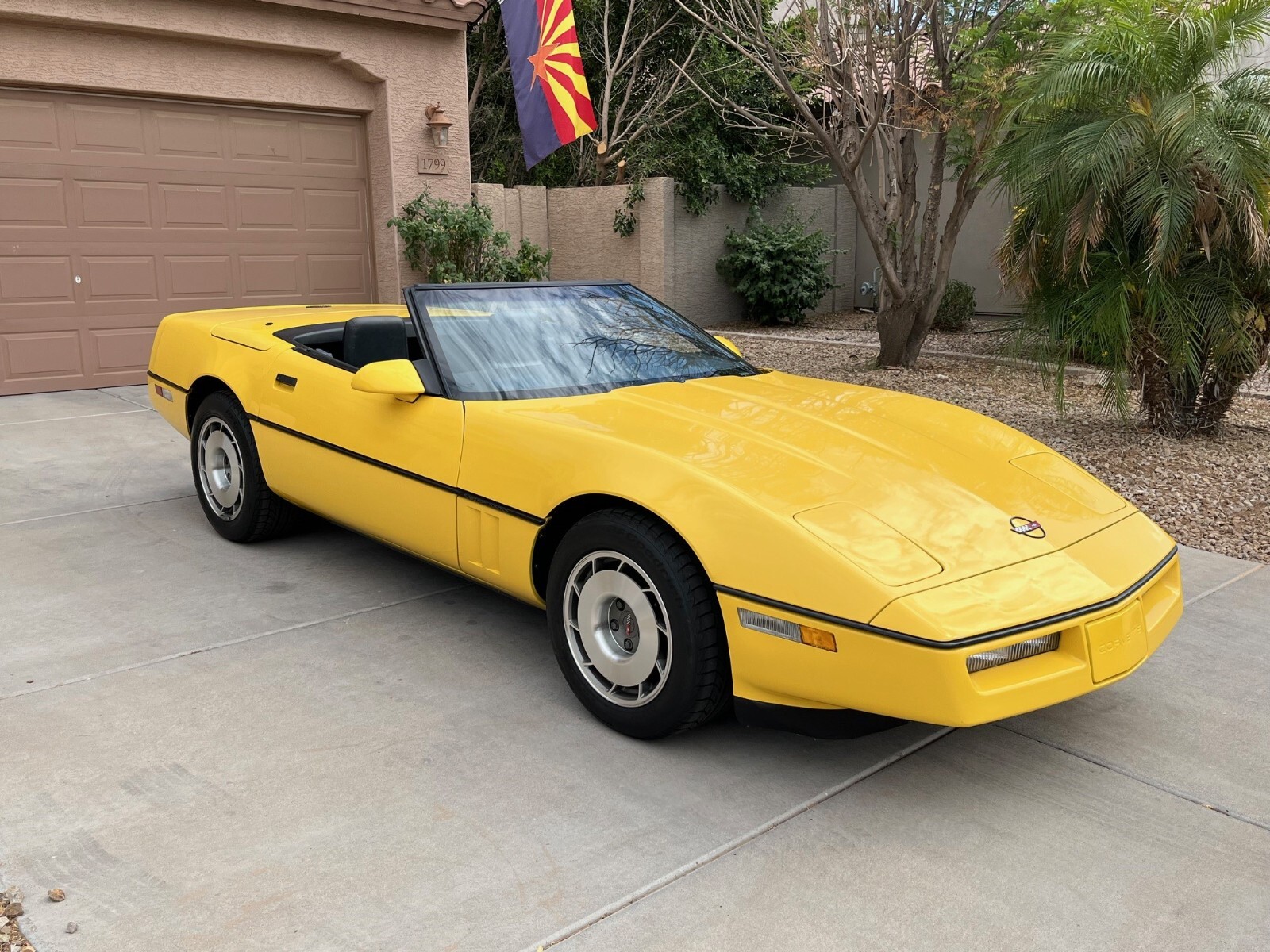 Chevrolet-Corvette-1987-Convertible-4