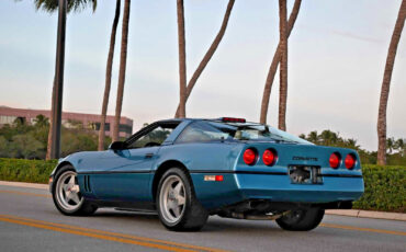 Chevrolet-Corvette-1987-Coupe-13