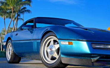 Chevrolet-Corvette-1987-Coupe-2