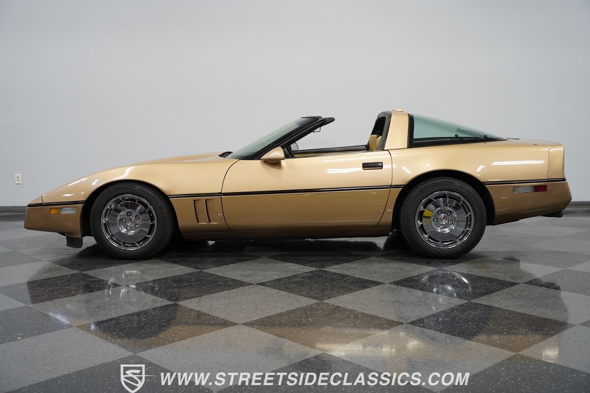 Chevrolet-Corvette-1987-Coupe-2