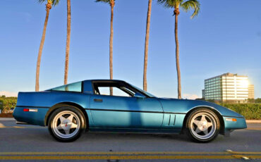Chevrolet-Corvette-1987-Coupe-3