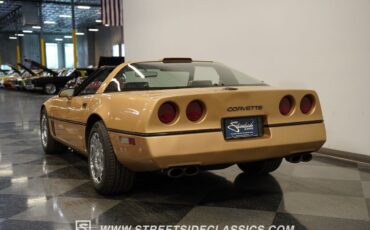 Chevrolet-Corvette-1987-Coupe-8
