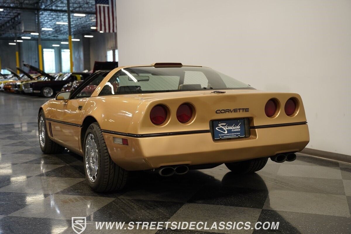 Chevrolet-Corvette-1987-Coupe-8