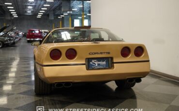 Chevrolet-Corvette-1987-Coupe-9