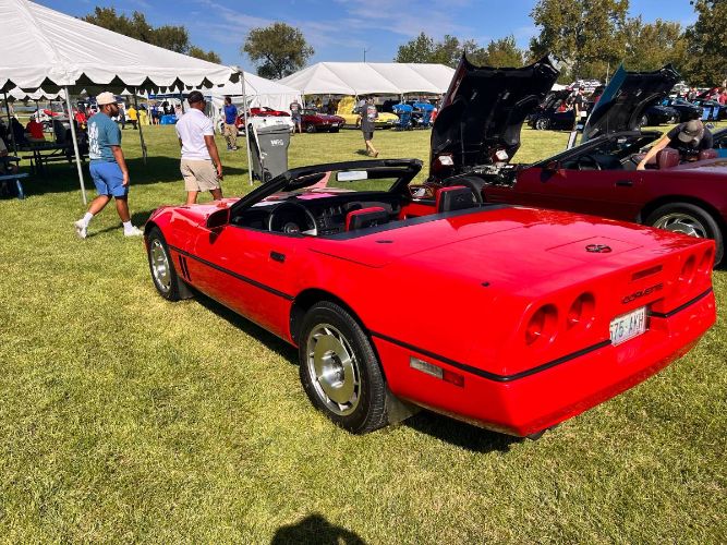 Chevrolet-Corvette-1987-RedBlackTop-Red-Leather-13