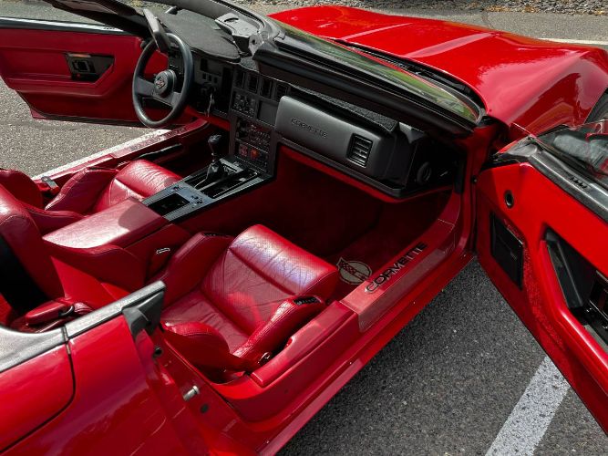 Chevrolet-Corvette-1987-RedBlackTop-Red-Leather-9