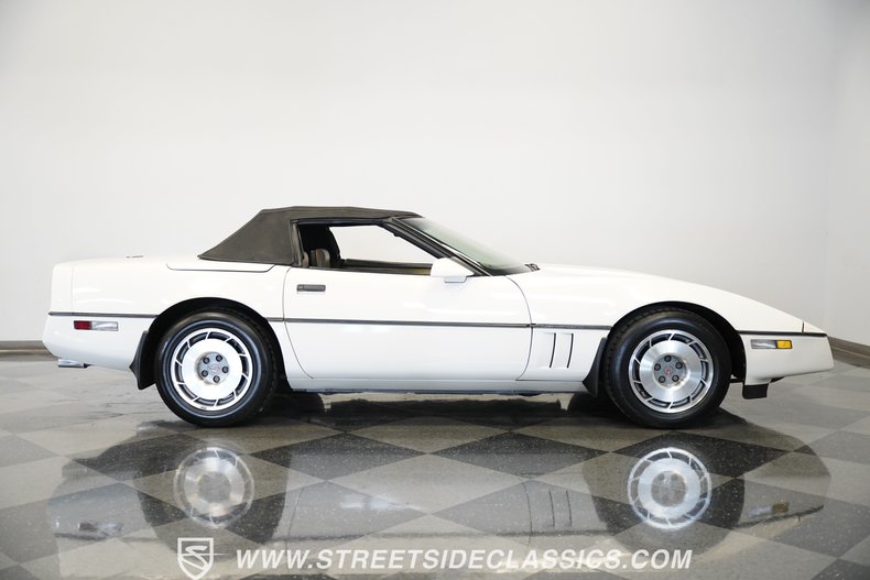 Chevrolet-Corvette-1987-White-Tan-15