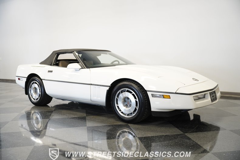 Chevrolet-Corvette-1987-White-Tan-18