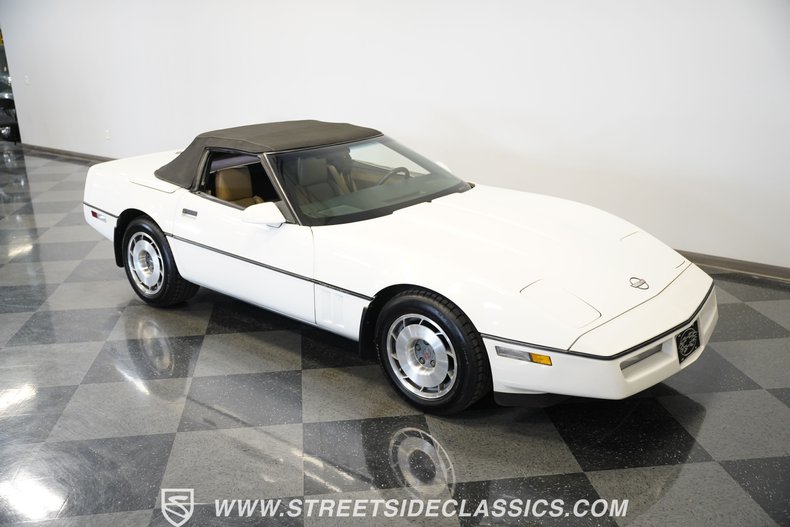Chevrolet-Corvette-1987-White-Tan-19