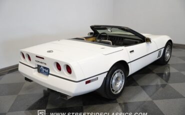 Chevrolet-Corvette-1987-White-Tan-23