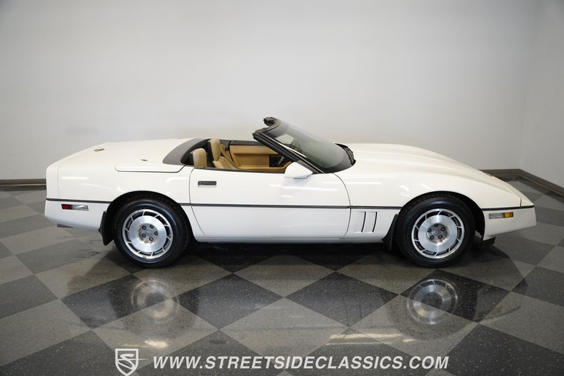 Chevrolet-Corvette-1987-White-Tan-24