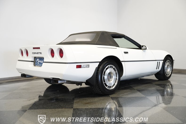 Chevrolet-Corvette-1987-White-Tan-27