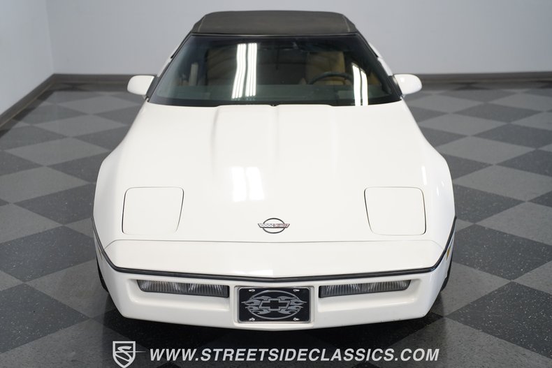 Chevrolet-Corvette-1987-White-Tan-28