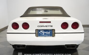 Chevrolet-Corvette-1987-White-Tan-32