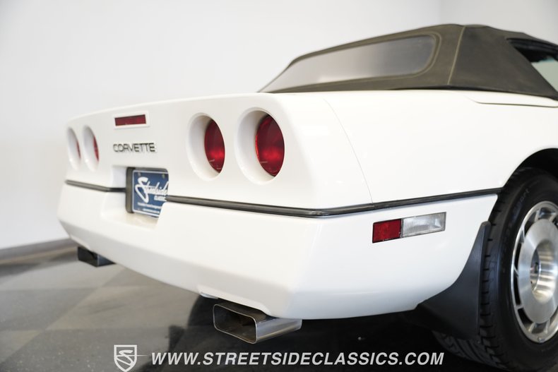 Chevrolet-Corvette-1987-White-Tan-34