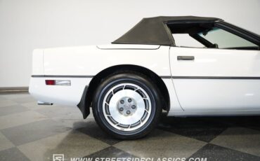 Chevrolet-Corvette-1987-White-Tan-35