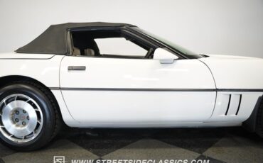 Chevrolet-Corvette-1987-White-Tan-36
