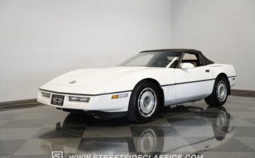 Chevrolet-Corvette-1987-White-Tan-4