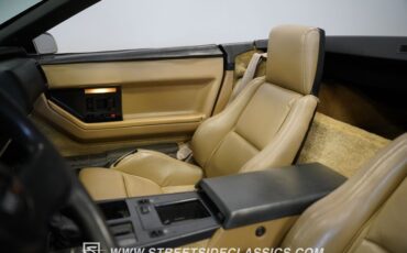 Chevrolet-Corvette-1987-White-Tan-47
