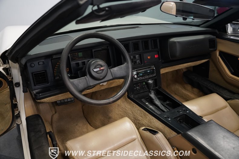 Chevrolet-Corvette-1987-White-Tan-48