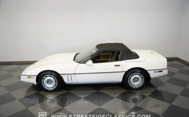 Chevrolet-Corvette-1987-White-Tan-7