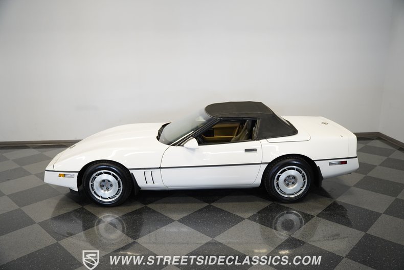 Chevrolet-Corvette-1987-White-Tan-7