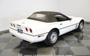 Chevrolet-Corvette-1987-White-Tan-8
